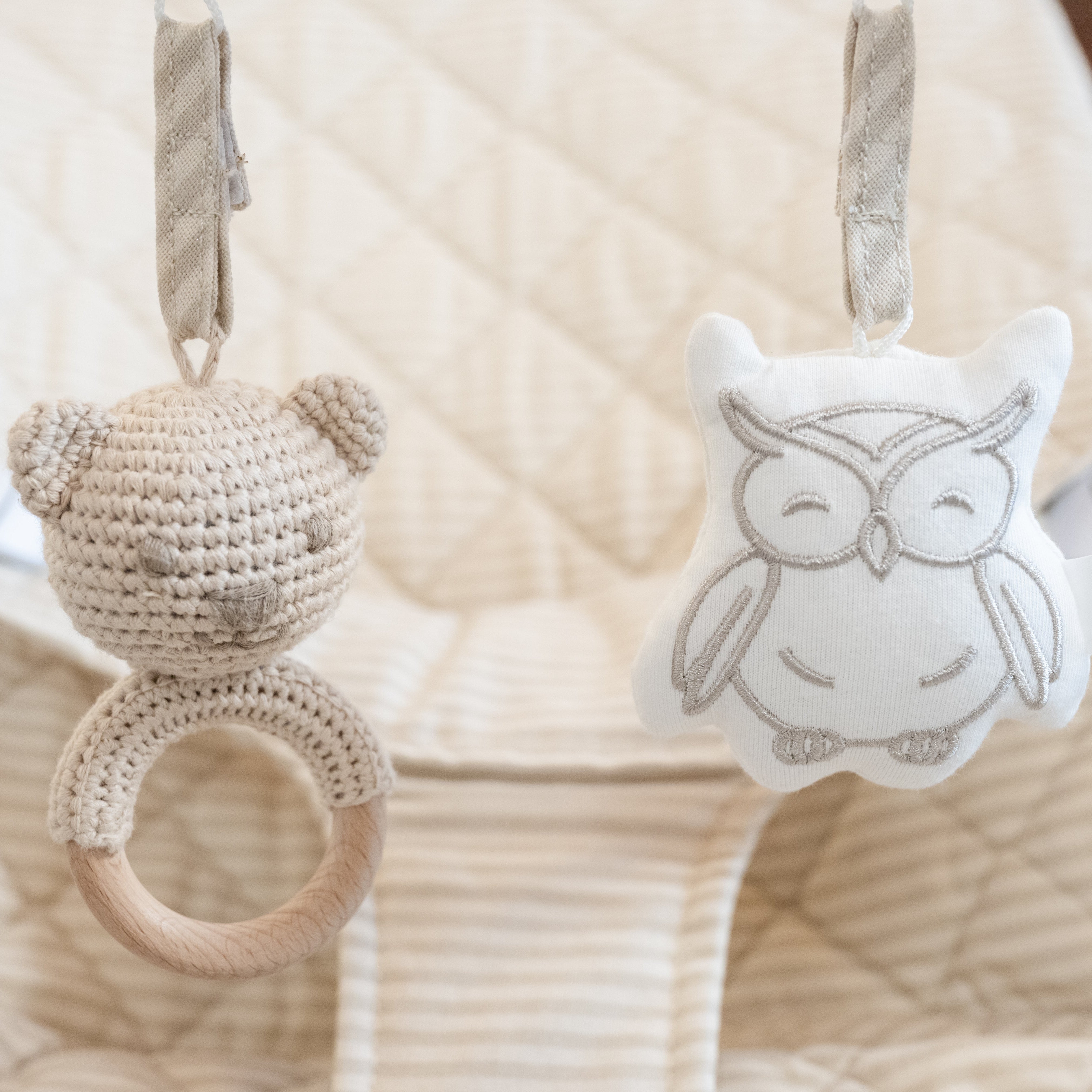 Alpine Deluxe Portable Bouncer - Linen Stripe - Baby Delight