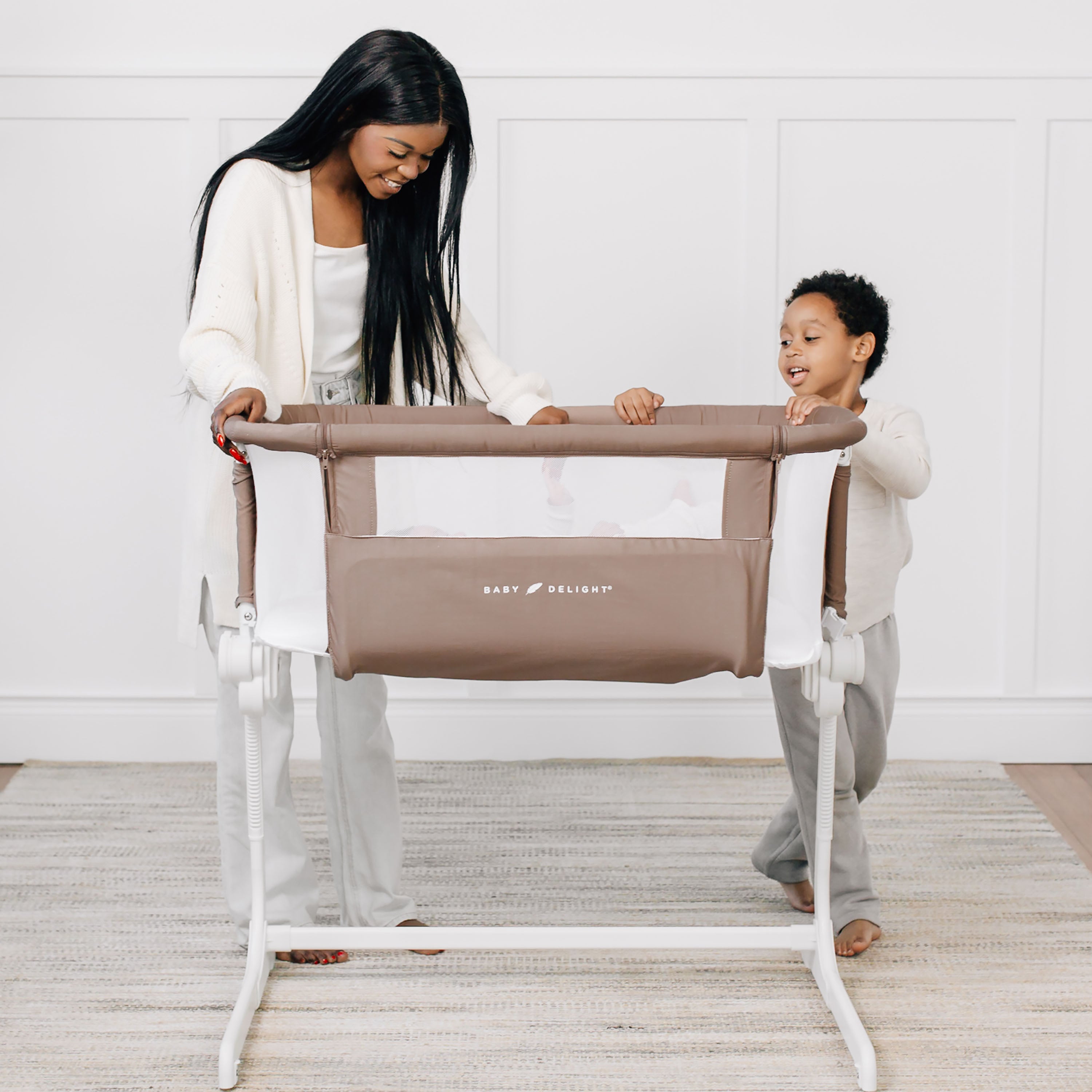 Beside Me™ Dreamer Organic Bassinet & Bedside Sleeper - Organic Mocha - Baby Delight