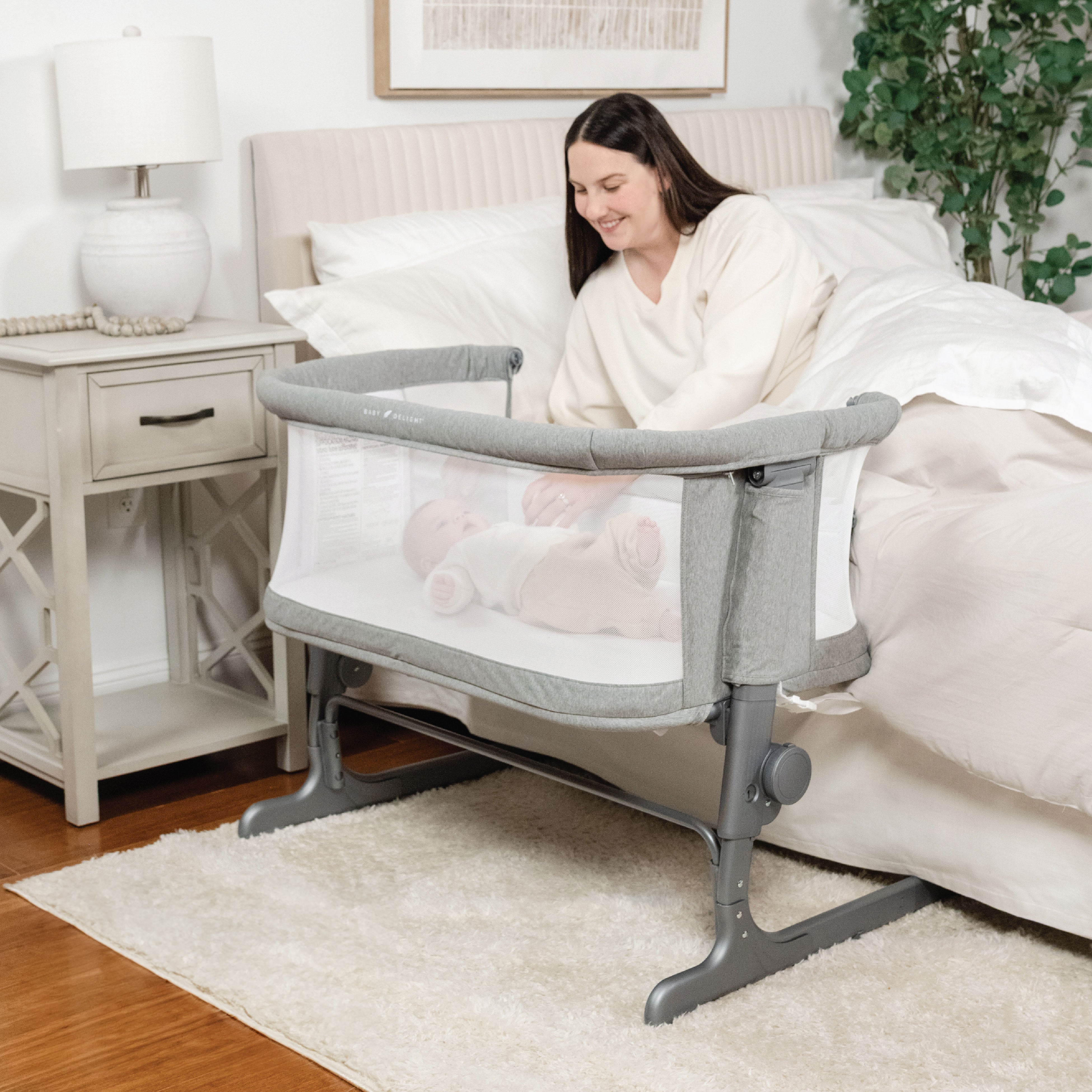 Beside Me™ Dreamer Bassinet & Bedside Sleeper - Heather Grey