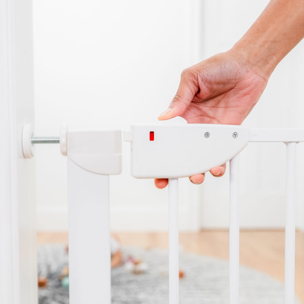 SizeWise™ Metal Pressure Mounted Gate (26.75" - 29.5")