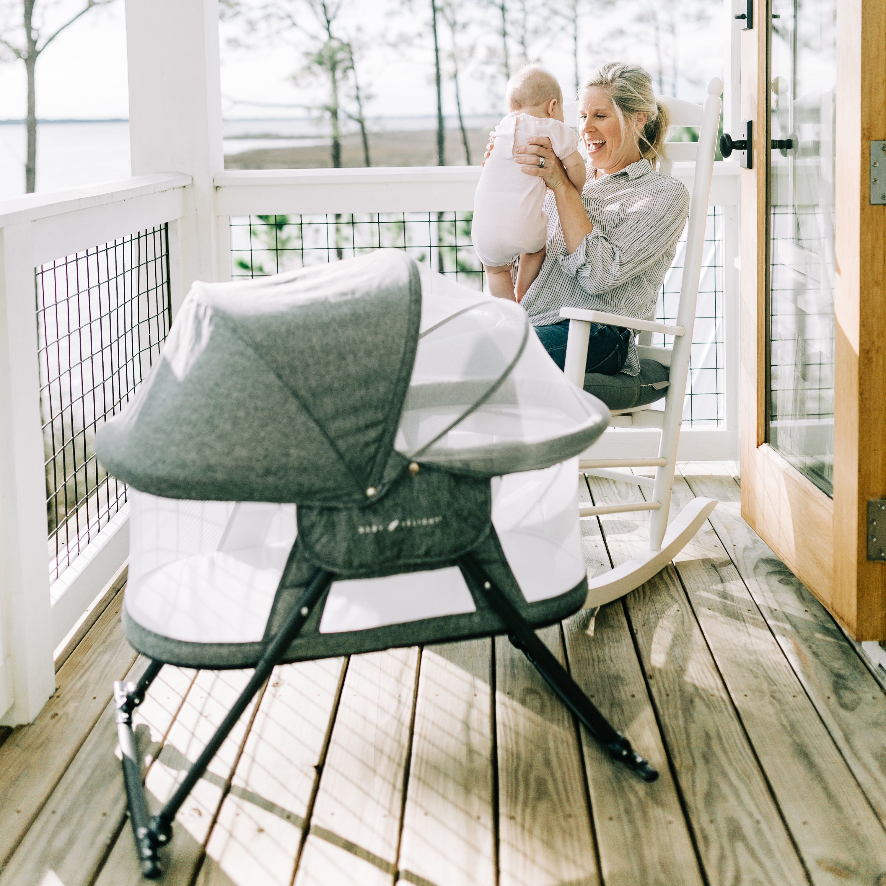 Slumber Deluxe Portable Rocking Bassinet