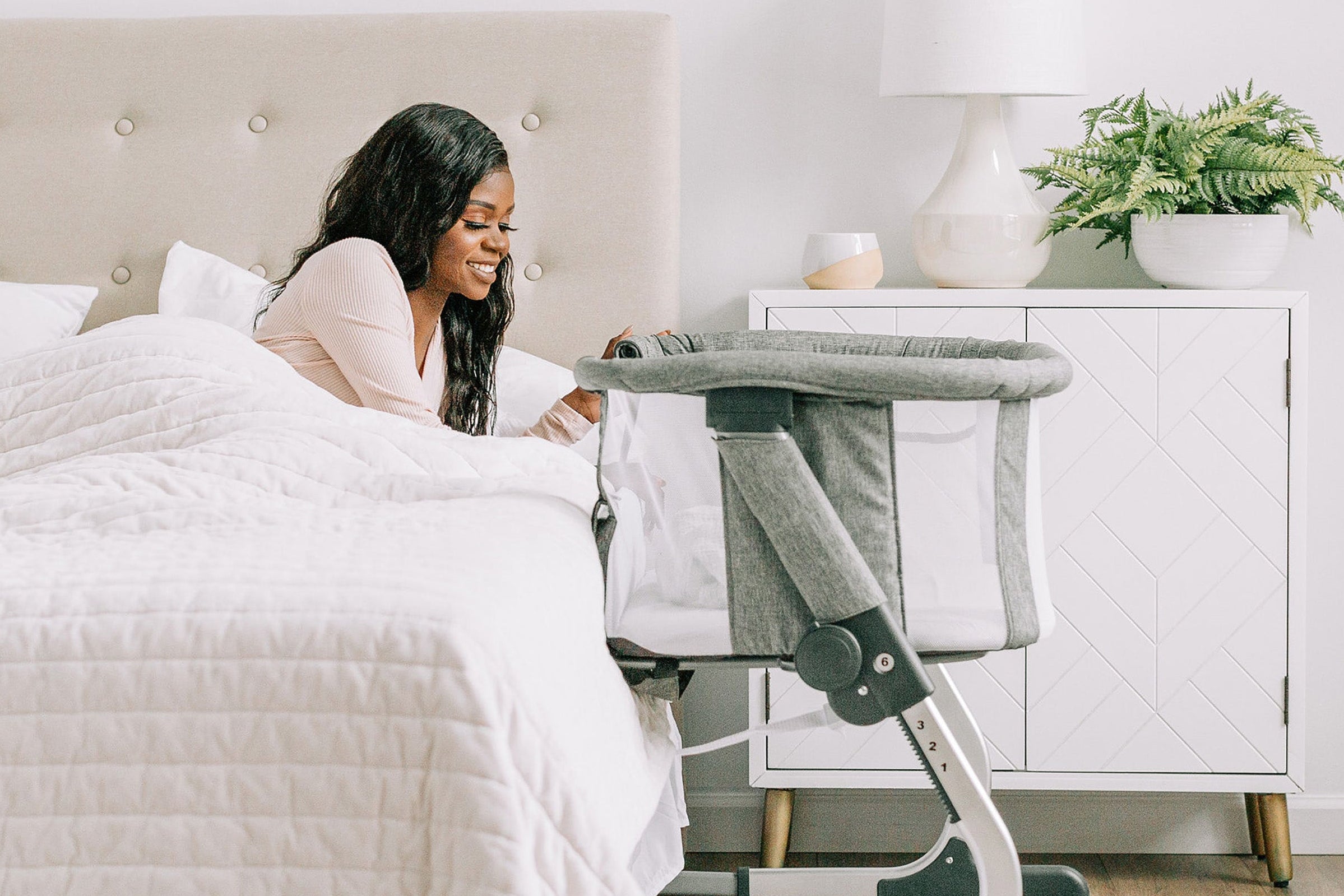 Beside Me™ Dreamer Bassinet & Bedside Sleeper - Charcoal Tweed - Baby Delight