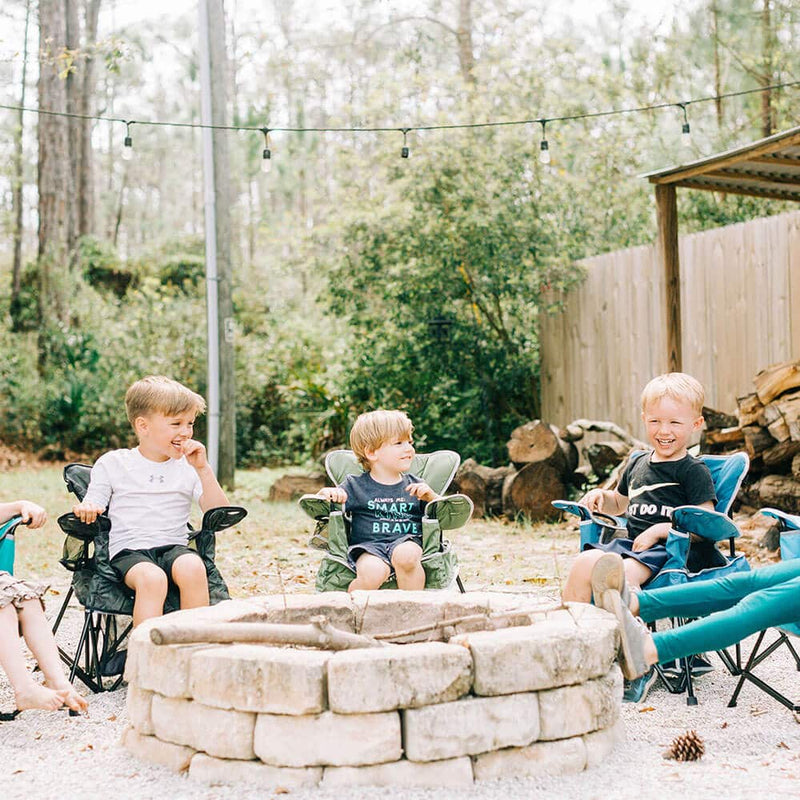 Kids-around-fire-in-venture-chairs